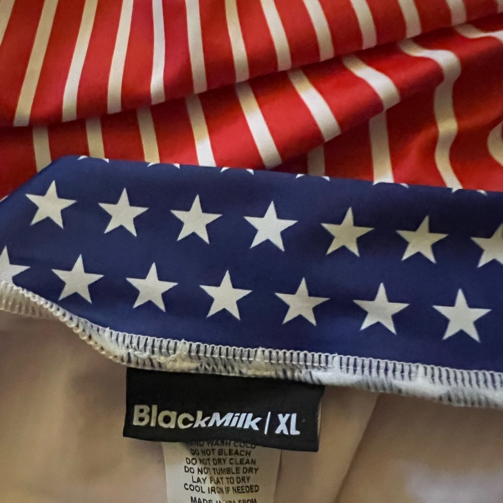 Blackmilk skater skirt - Picture 2 of 3